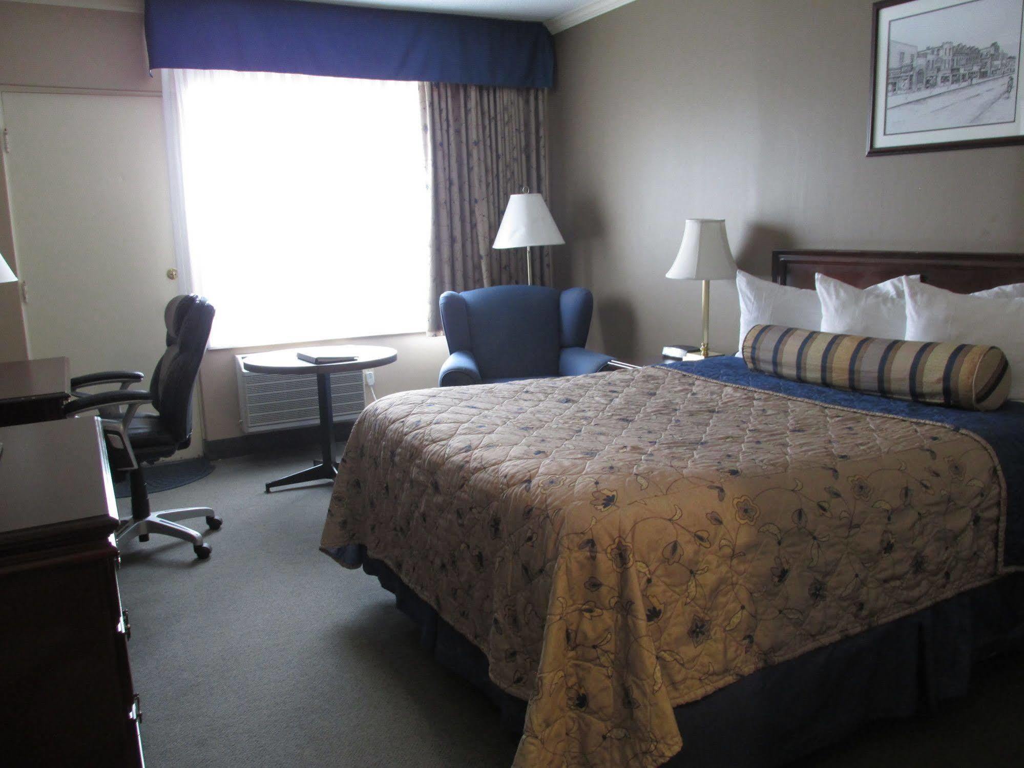 The Fredericton Inn Luaran gambar